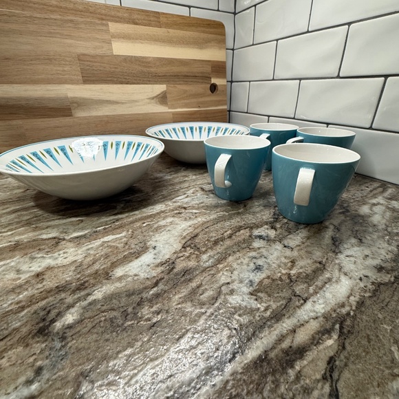 Vintage Mikasa Blue Point Pattern Cera Stone 2 Serving Bowls and 4 coffee cups - Picture 3 of 10